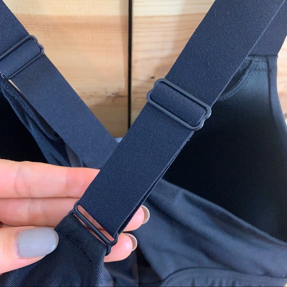 Under Armour Eclipse Zip Front Black Sport Bra 38D - Picture 12 of 16